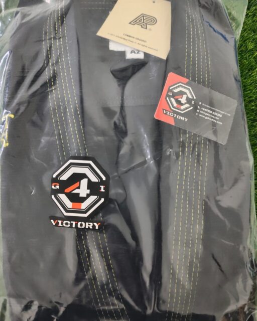 📦🌍 ¡Nuevos pedidos enviados desde GI4Victory! 🥋¡Otro día emocionante en el que nuestro equipamiento de BJJ de primera calidad sale hacia nuestros clientes de todo el mundo! Gracias por elegir GI4Victory.🇺🇸 **EE. UU.**✅ Gi de BJJ Shoyoroll Wu Tang, lote 103, negro, con bolsa📏 Talla: A2🚚 A estrenar🇳🇱 **Países Bajos**✅ Gi de BJJ «Tranquility» de Albino & Preto con bolsas📏 Talla: A2🇺🇸 **EE. UU.**✅ Gi de BJJ sin blanquear de A&P x NESM📏 Talla: A2H🇳🇱 **Países Bajos**✅ Gi de BJJ A&P Batch 7 «Grey Skies»📏 Talla: A2H. Cada pedido se revisa minuciosamente, se embala de forma segura y se envía con esmero. Agradecemos la confianza que nos sigue depositando la comunidad mundial de jiu-jitsu brasileño.¿Buscas kimonos de jiu-jitsu brasileño (BJJ) raros, agotados o de edición limitada? Visita **GI4Victory.com** y descubre las colecciones exclusivas de Shoyoroll y Albino & Preto antes de que se agoten.🙏 ¡Gracias por vuestro apoyo y enhorabuena a nuestros clientes de EE. UU. y los Países Bajos!#GI4Victory #Shoyoroll #AlbinoAndPreto #AP #BJJ #BrazilianJiuJitsu #BJJLife #BJJLifestyle #BJJGi #JiuJitsu #MartialArts #Rolling #Grappling #Fightwear #PremiumGi #LimitedEdition #WuTang #GreySkies #NESM #Tranquility #EE. UU. #Países Bajos #Envíos a todo el mundo #Nuevo pedido #Envío rápido #Comunidad de BJJ #OSS #Entrena duro #Coleccionistas #Equipamiento de BJJ