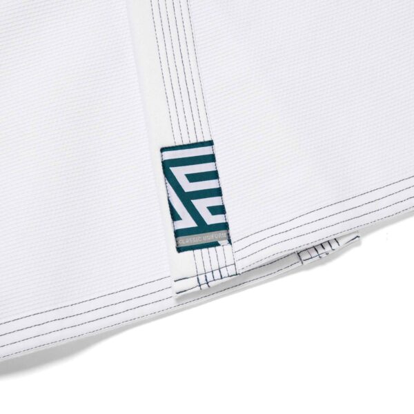 Albino y Preto, lote #106: Gi de BJJ clásico de tres colores con diseño en espiga, color BLANCO, “con bolsillos”