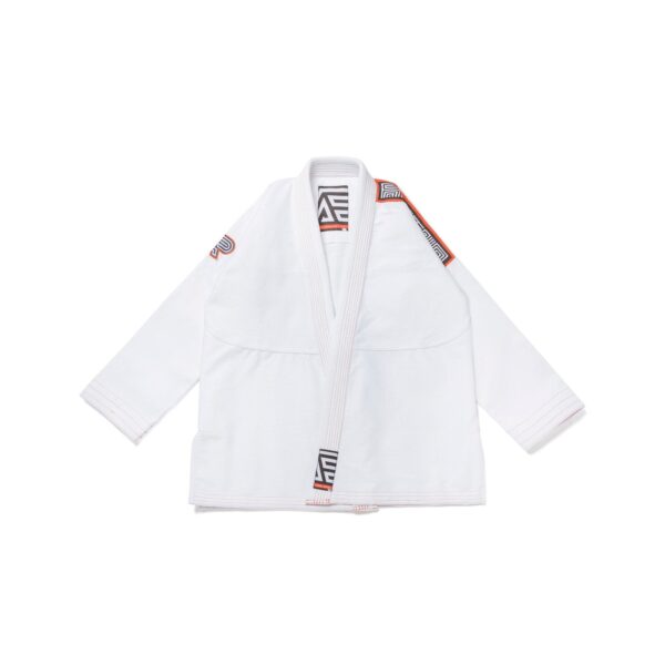 Autre point de vue sur le modèle Albino & Preto BOW Herringbone Classic White BJJ Gi with Bag – Premium Lightweight Kimono