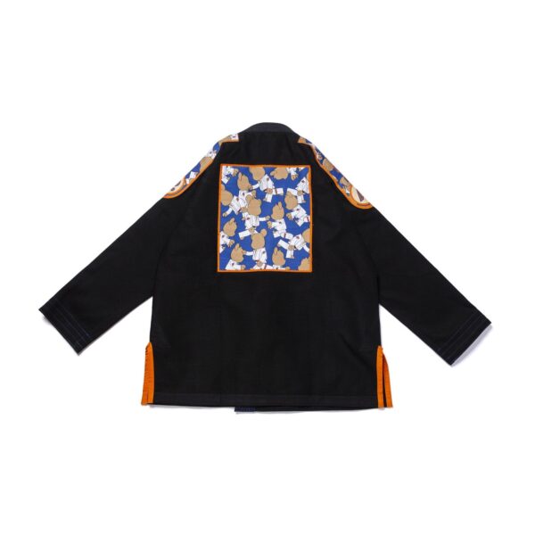 Una visione alternativa di Albino and Preto Batch #86: Bearbrick V3 Black BJJ Gi