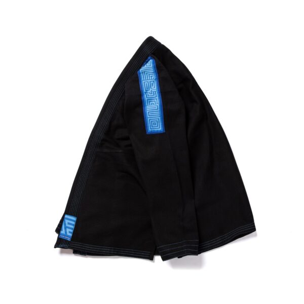 Una visione alternativa di Albino and Preto Batch #83 Monochromatic Herringbone Classic Blue BJJ Gi with Bag